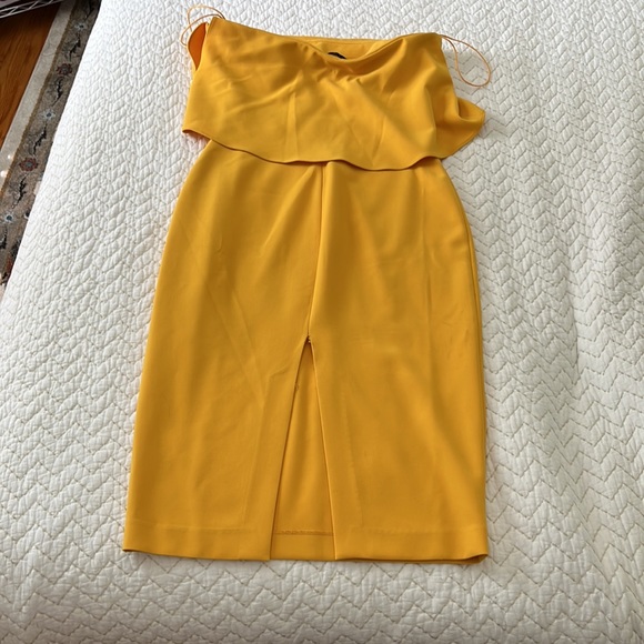 Likely NYC dress in yellow - Picture 2 of 6